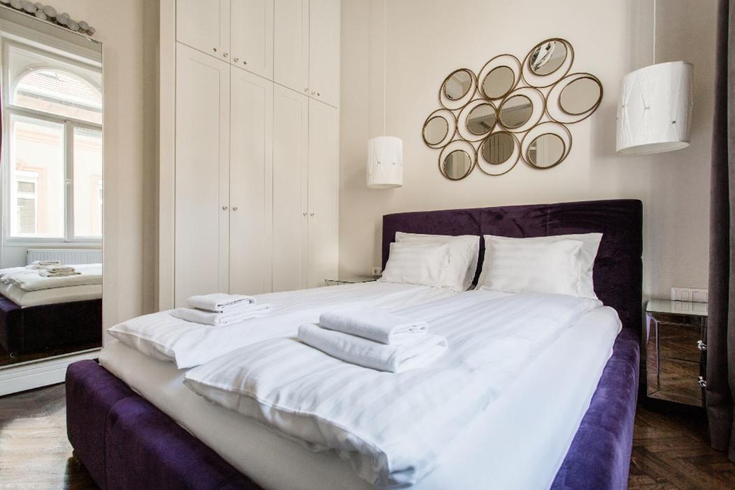 Apartment Opera With Free Parking, 2br2ba, Ac