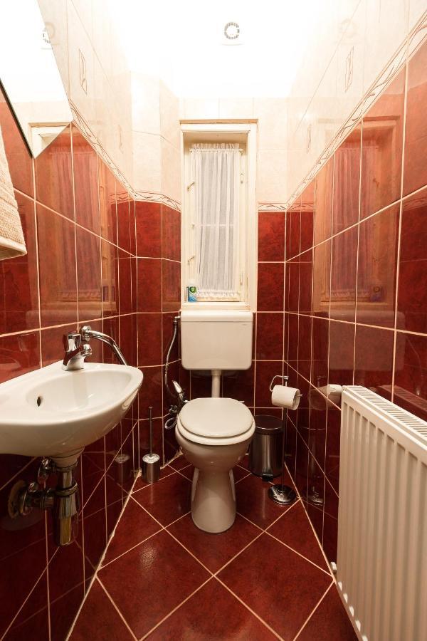 Beautiful Spacious Three-room Close To Buda Castle Apartamento