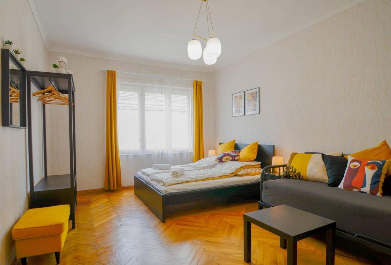 Lonyay Gellert View 2br *