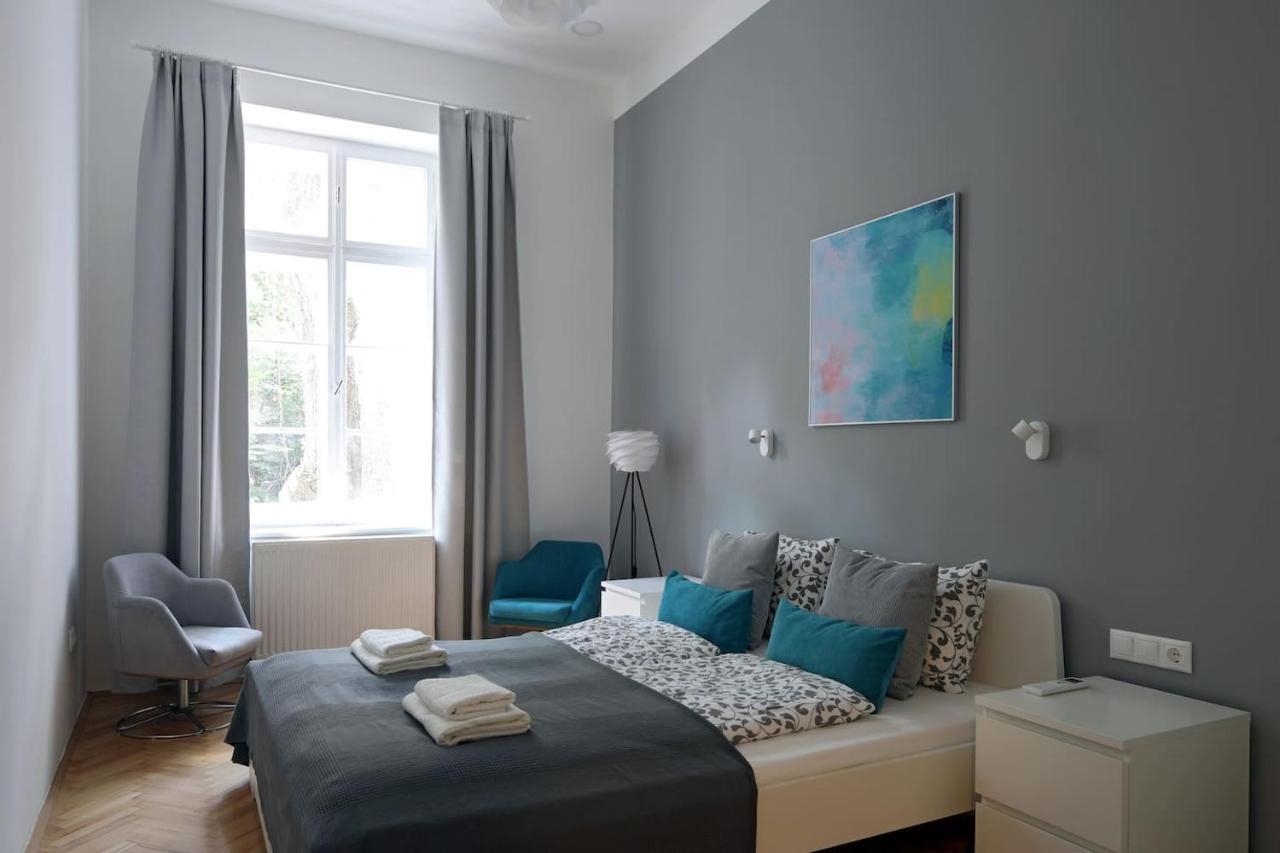 Central Apartman 3 Bdr, 2 Bath+3a/c+free Parking+quite * Budapest