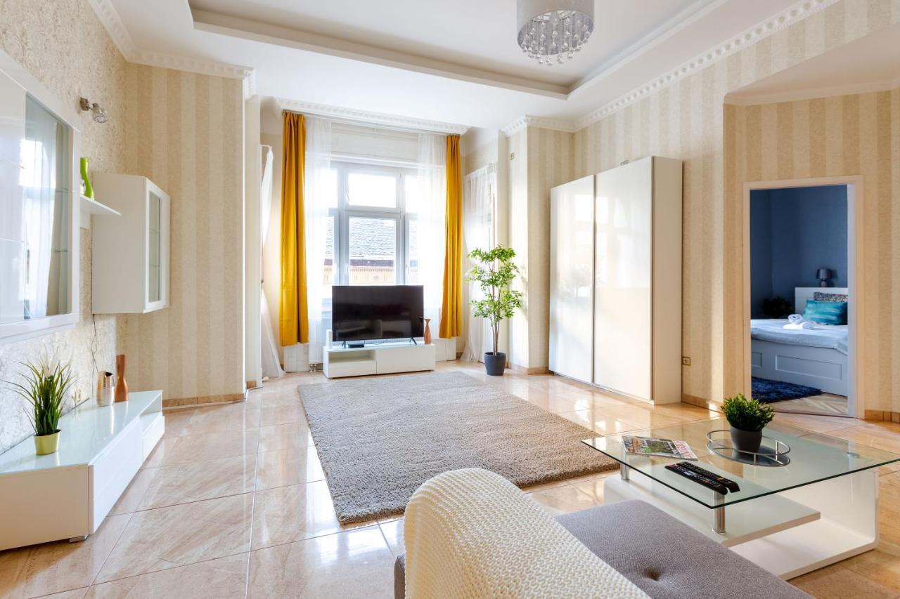 Luxury Downtown By Anna Budapest