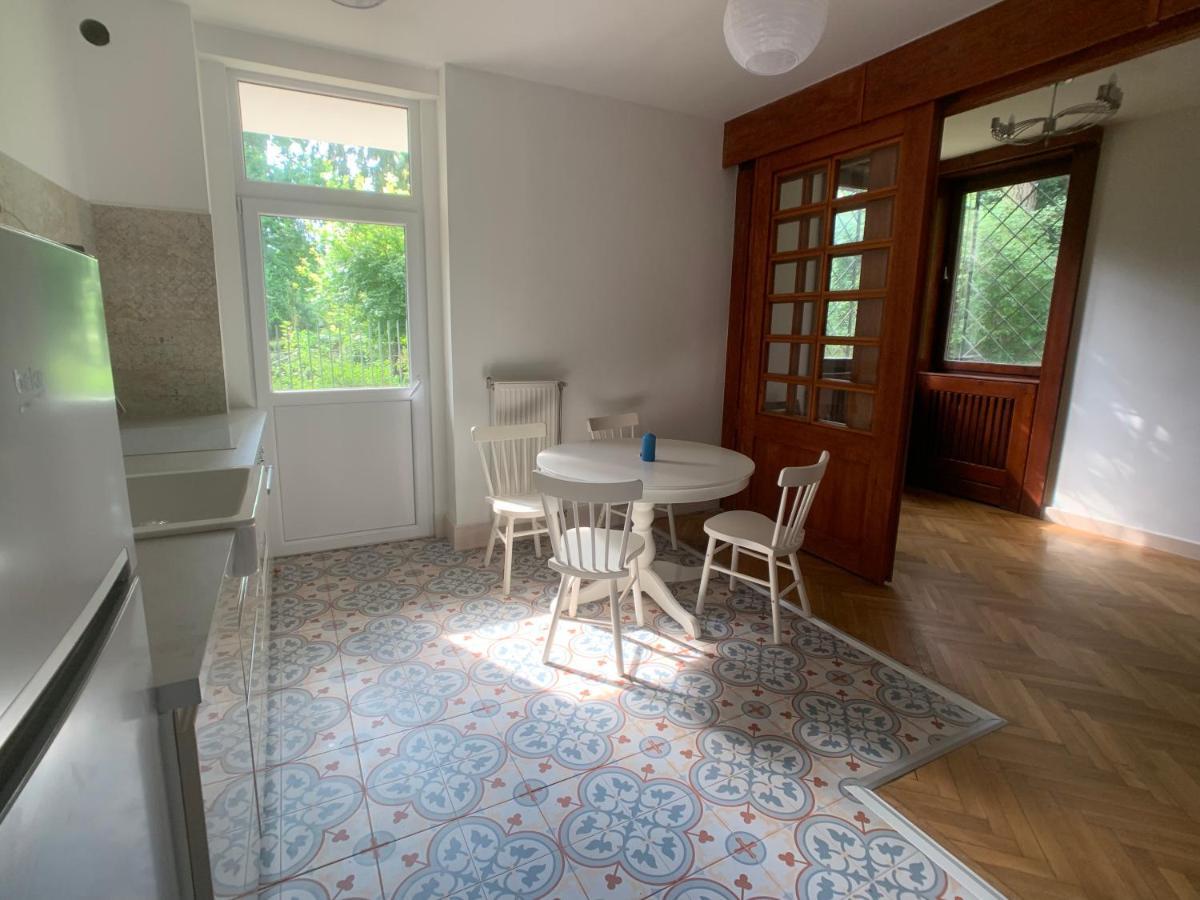 Lägenhet Cosy In Buda Budapest