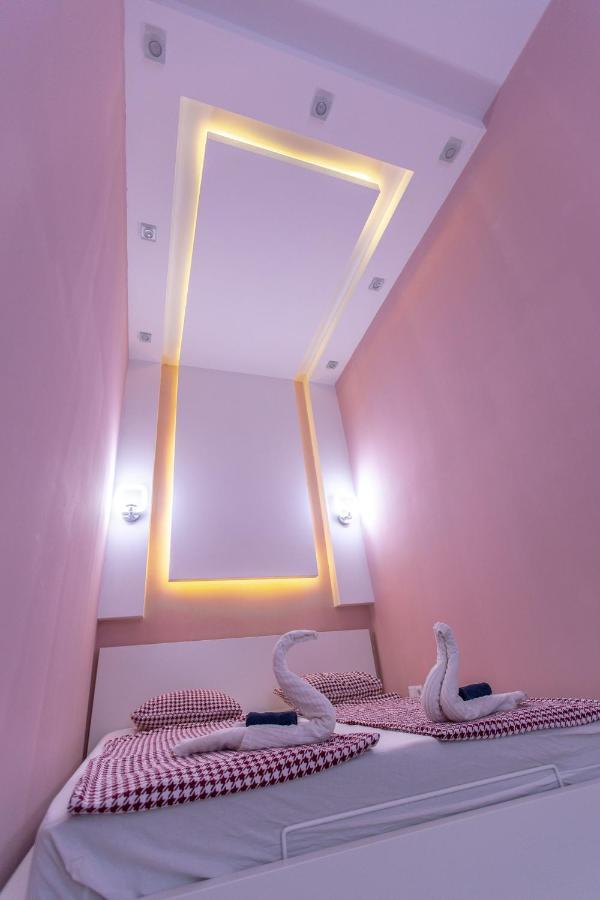 Deluxe Sapphire Residency - 4 Bedrooms Apartment Budapest