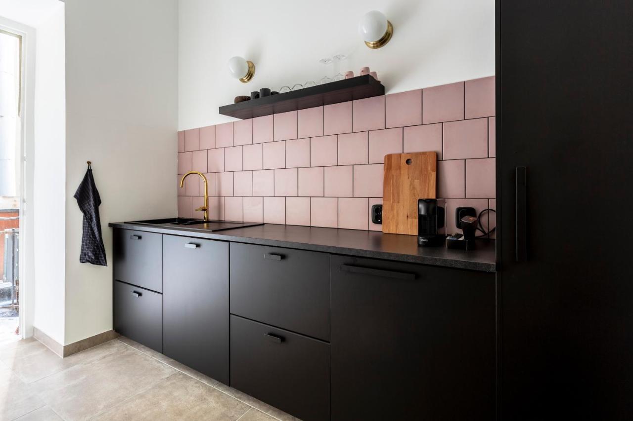 Apartment Freshly Refurbished, Stylish In The Center Of *