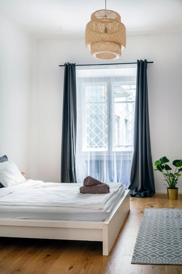 Apartment Freshly Refurbished, Stylish In The Center Of