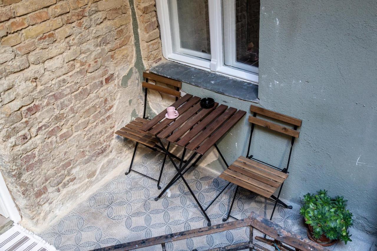 Freshly Refurbished, Stylish In The Center Of Apartment *