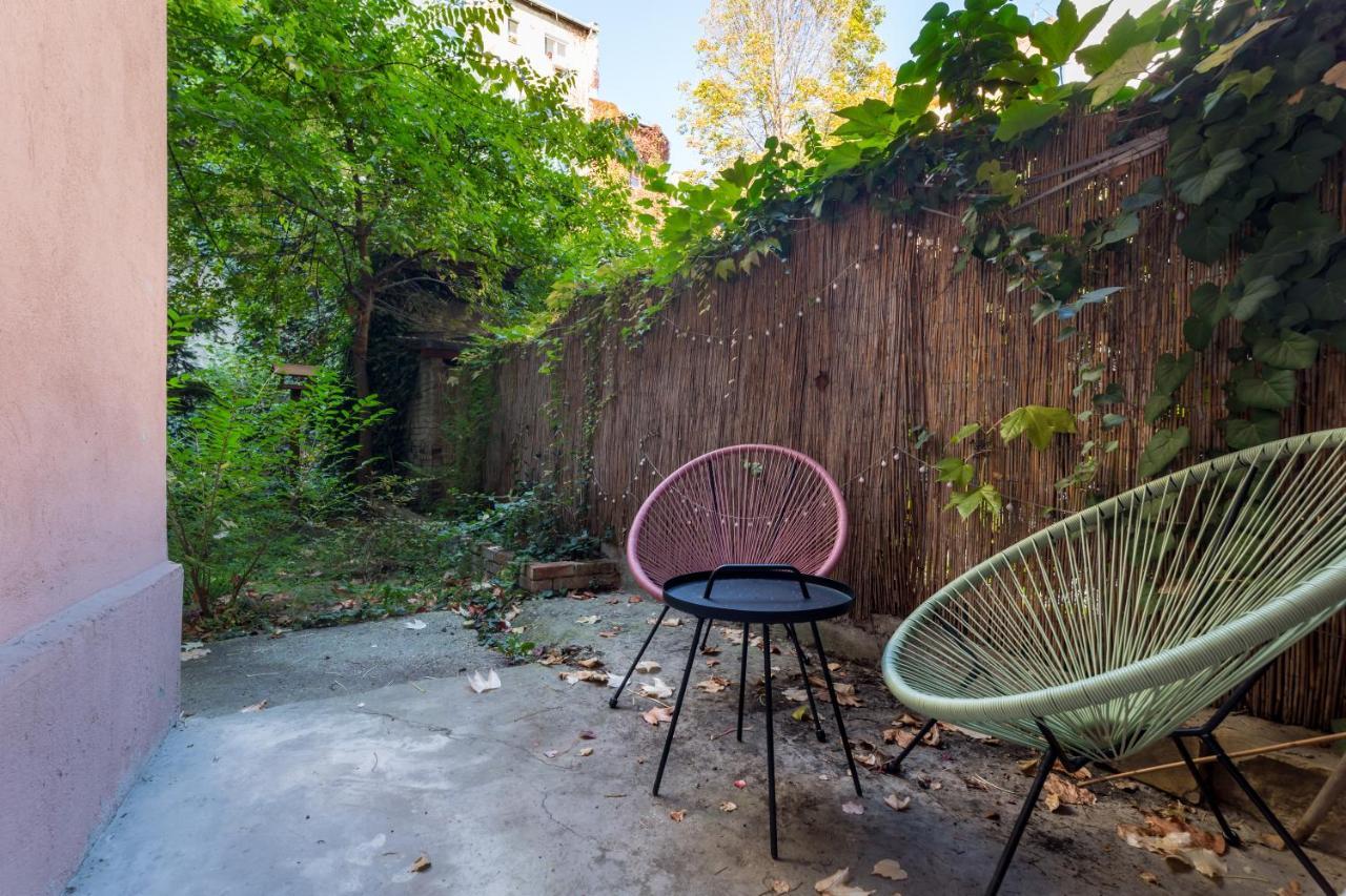 Bpr Oaktree With Small Garden * Budapest