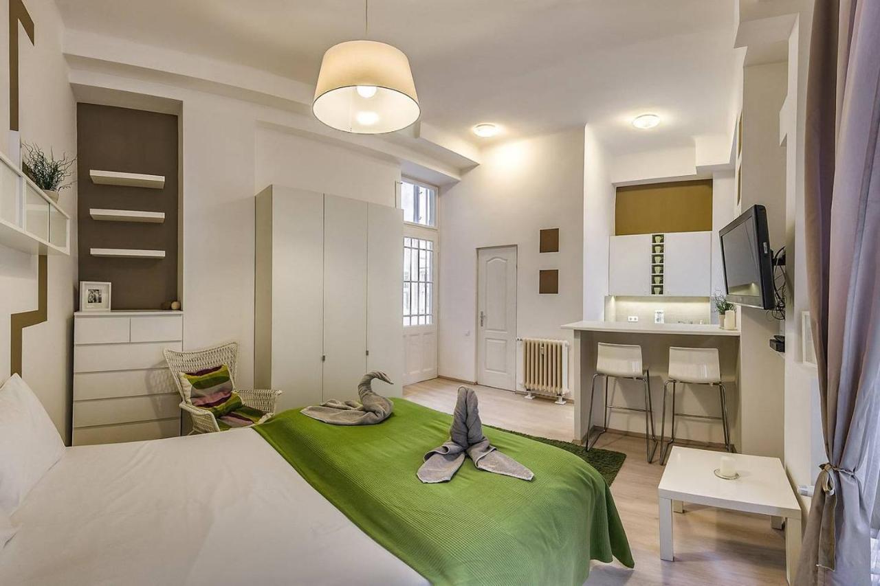 Casa vacanze Your Frisky In The Iconic Vaci Street *