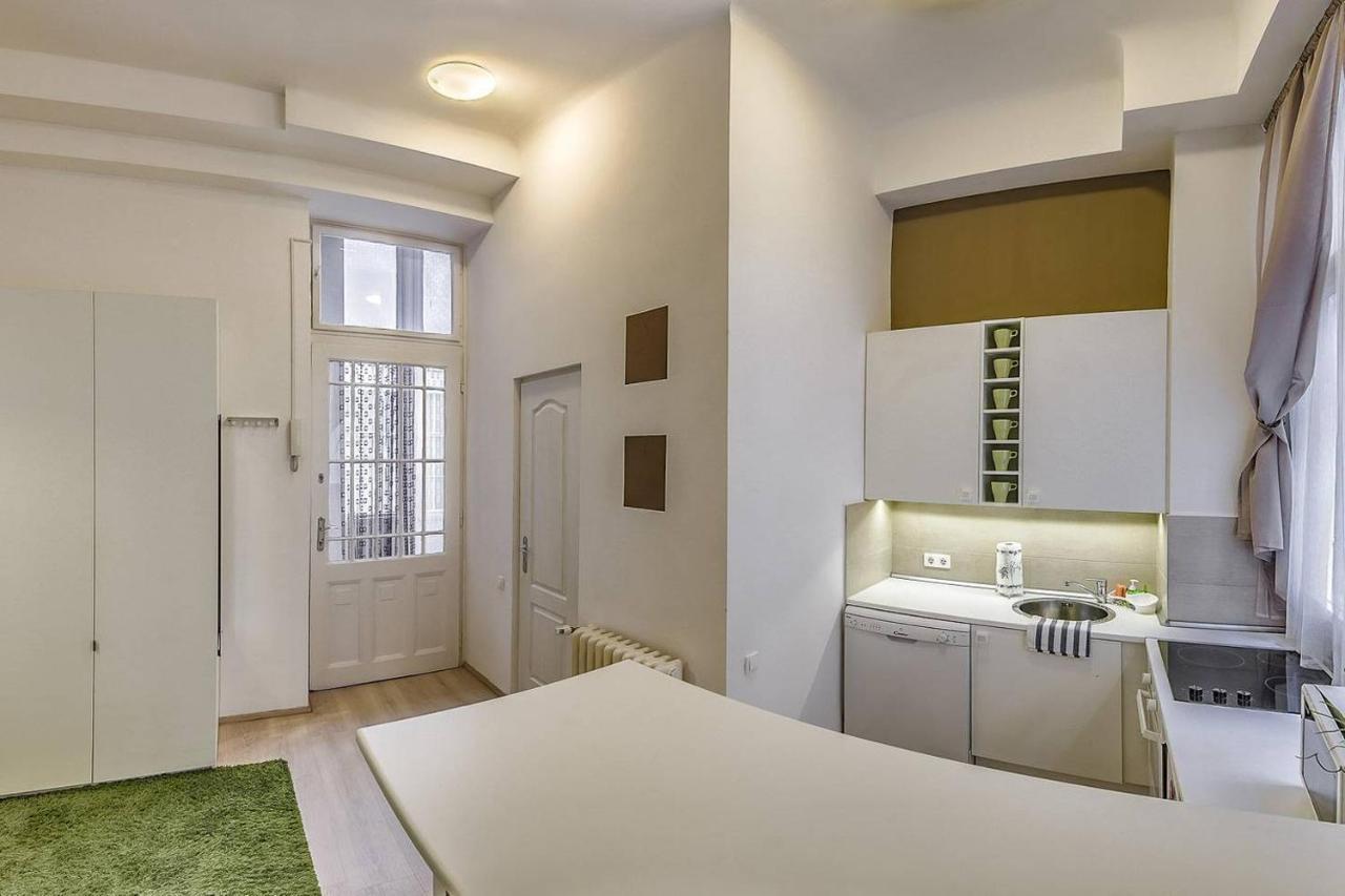 Your Frisky In The Iconic Vaci Street Casa vacanze