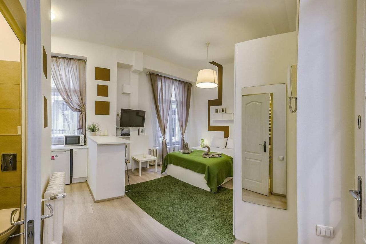 Casa vacanze Your Frisky In The Iconic Vaci Street Budapest