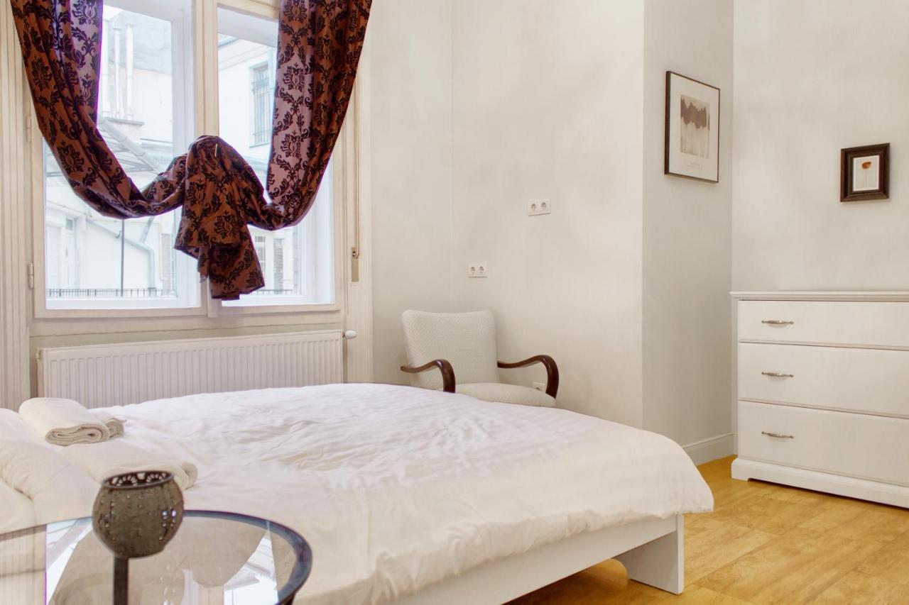 4br , 3bhr With Ac At The Opera Apartmán *