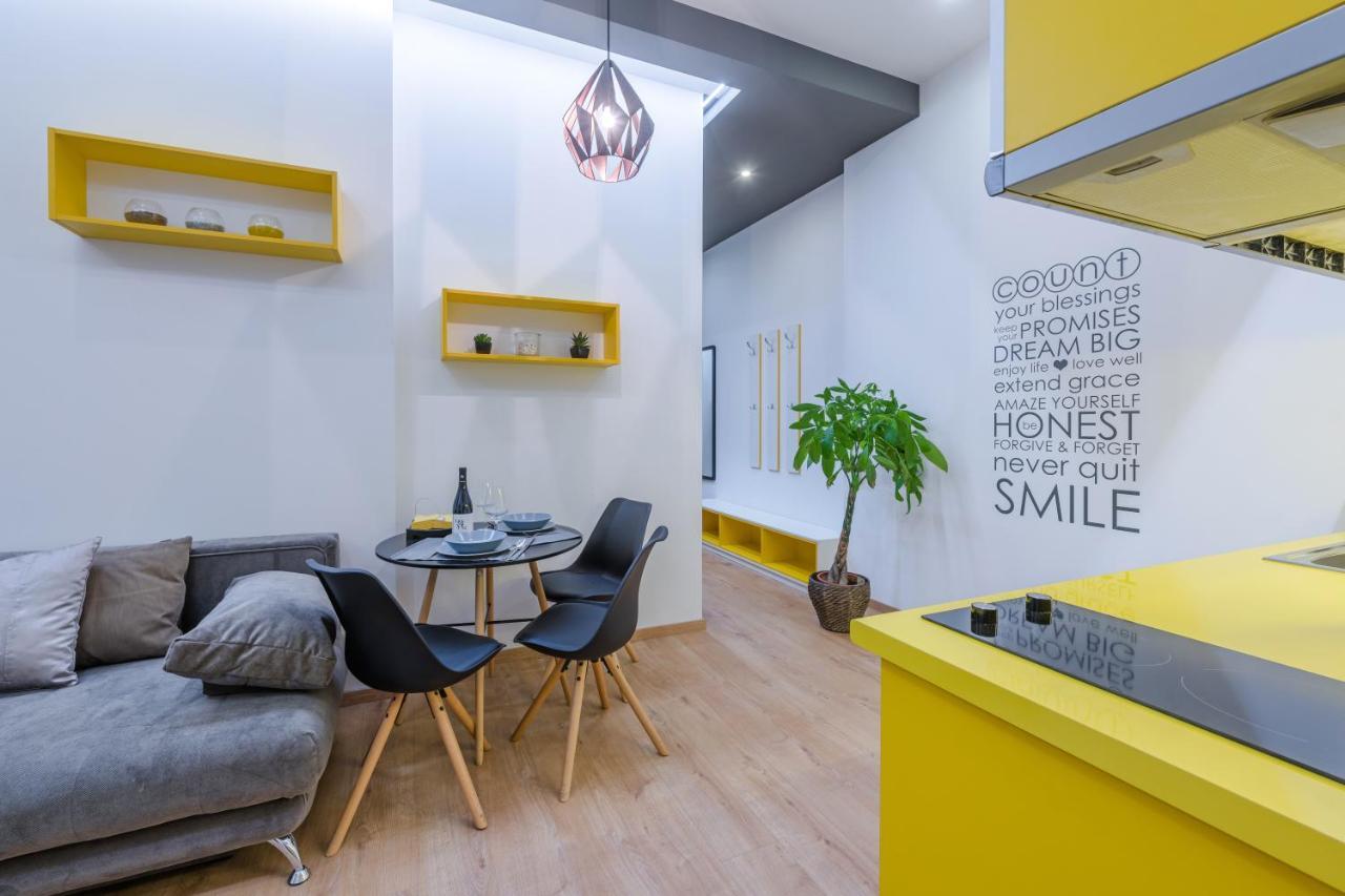 Amber / Navy Design With A/c Apartamento