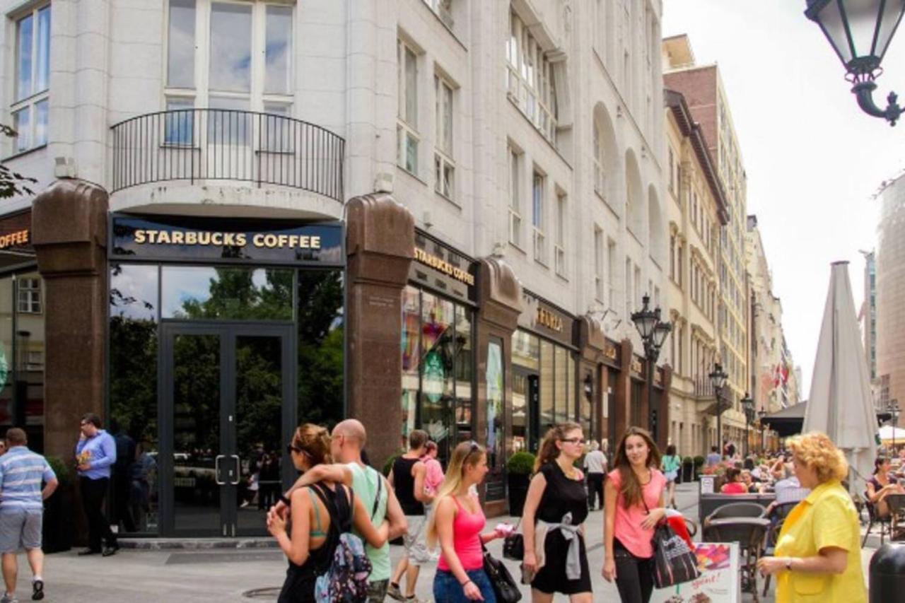 Your Frisky In The Iconic Vaci Street Casa vacanze Budapest