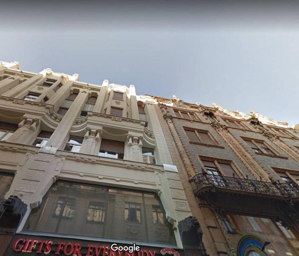 Your Frisky In The Iconic Vaci Street Casa vacanze Budapest