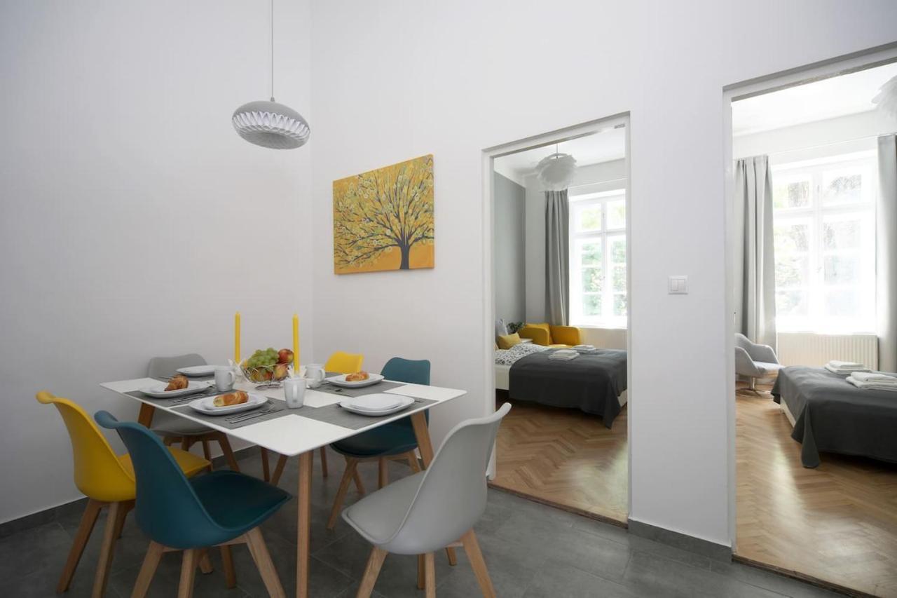 Appartamento Central Apartman 3 Bdr, 2 Bath+3a/c+free Parking+quite