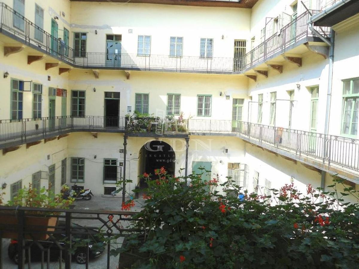 Central Apartman 3 Bdr, 2 Bath+3a/c+free Parking+quite *