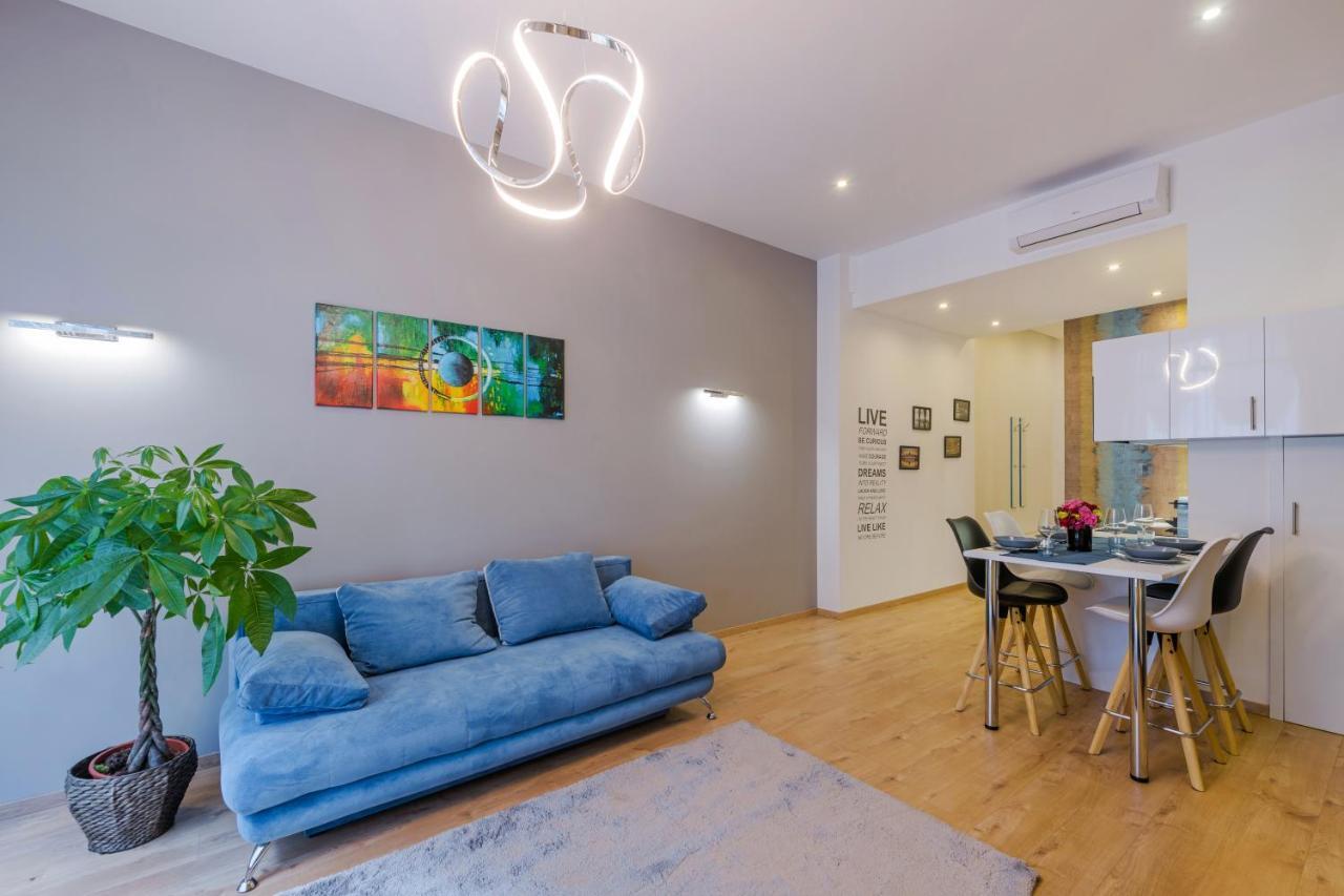 Amber / Navy Design With A/c Apartamento