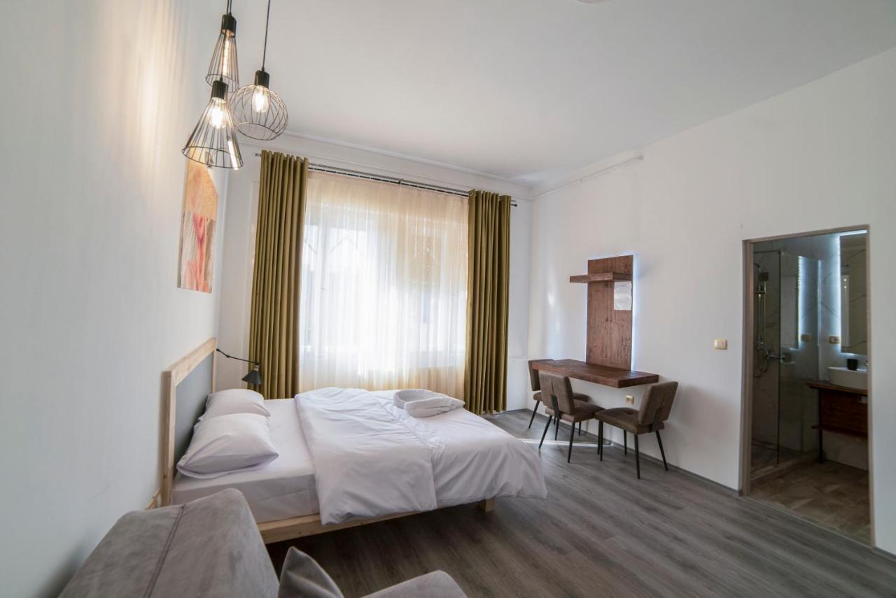 Apartahotel Maria Boutique Suits
