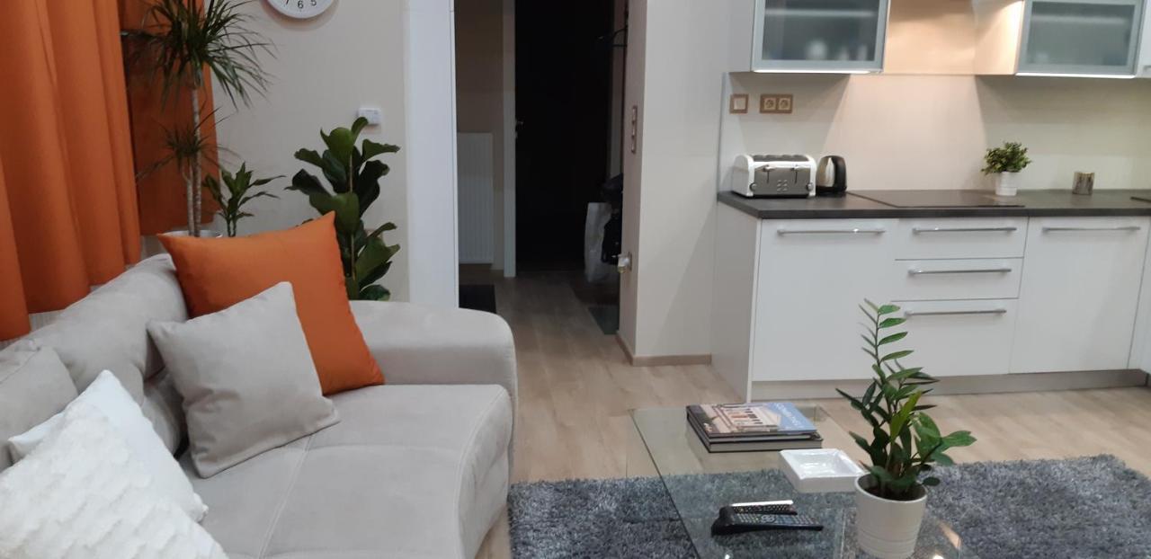 Apartman Modern, Quiet & Cozy In The Middle Of Downtown Near Danube At Fashion Street