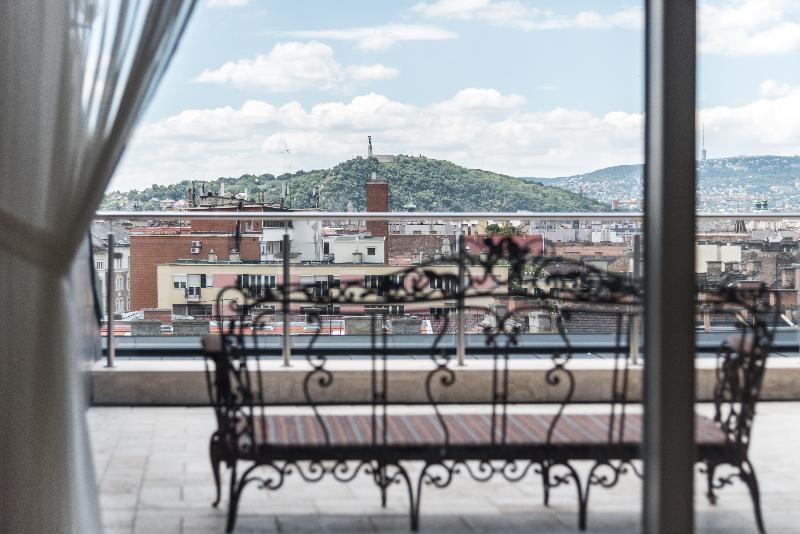 Zoya Luxury Hotel