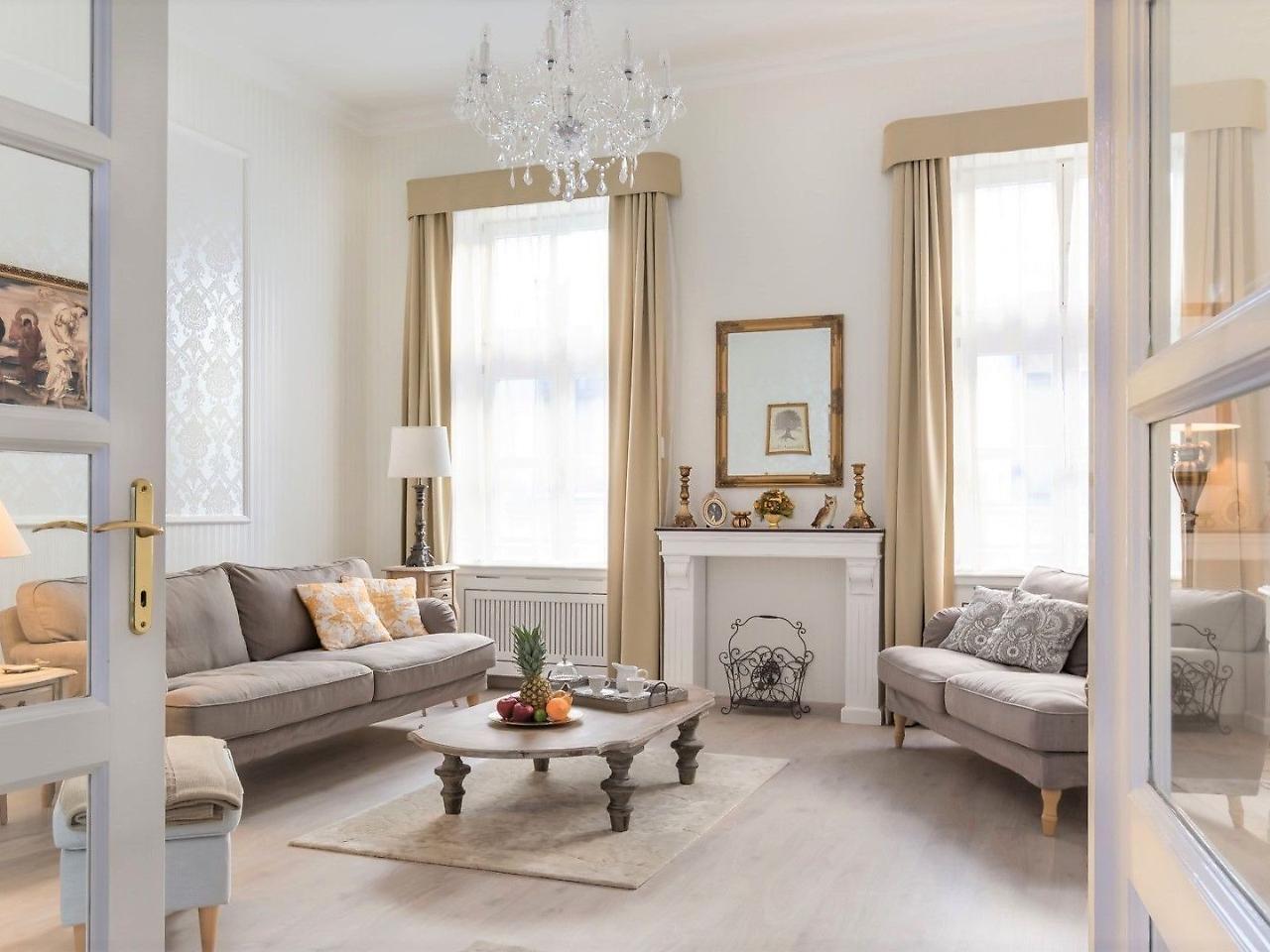 Chestnut & Eliza Apartment *