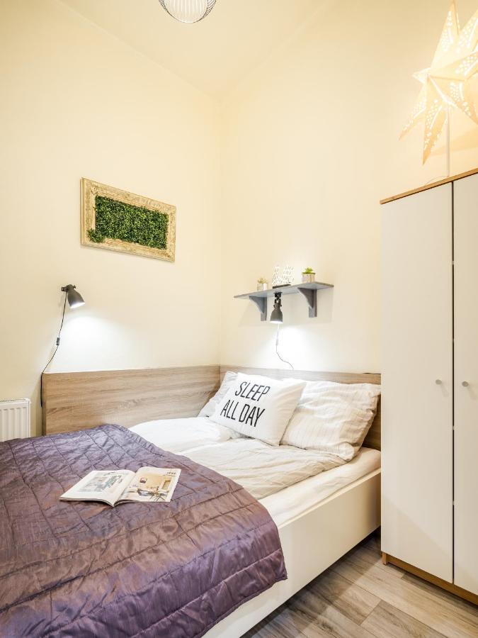 A9 Houseleek Astoria Apartamento *