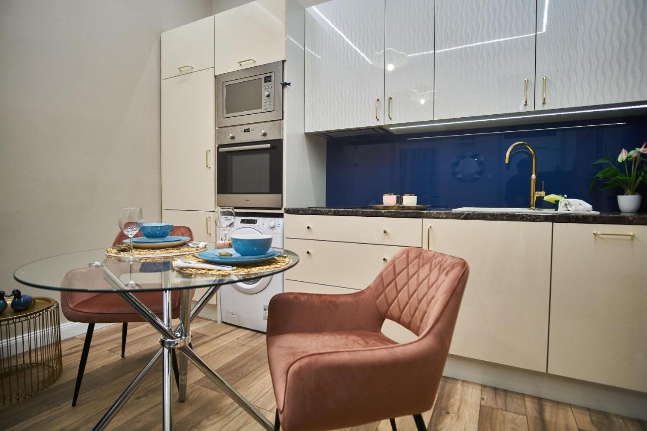 W18 Design - Downtown Apartment