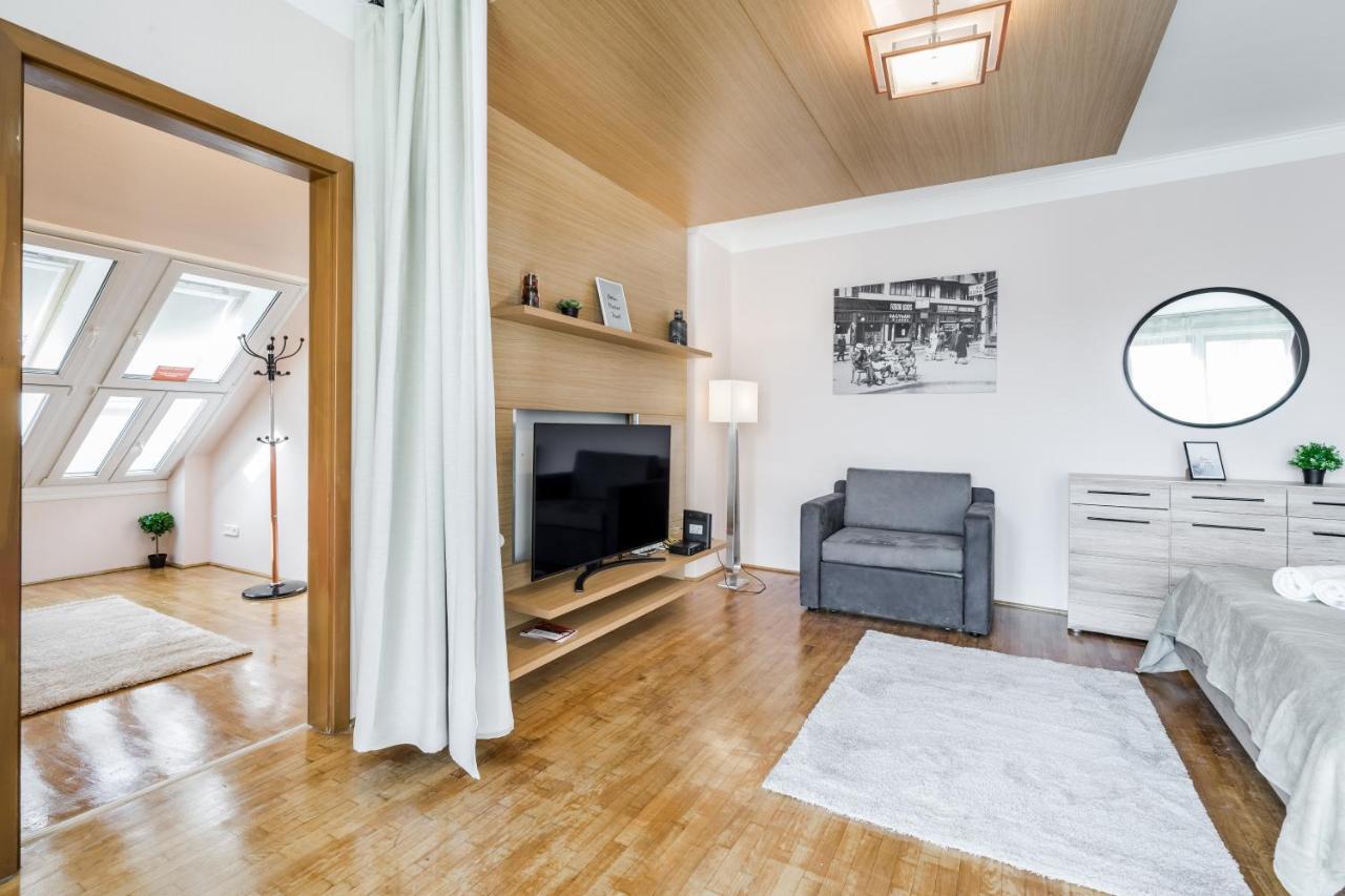 Bpr Timber Loft With Balcony
