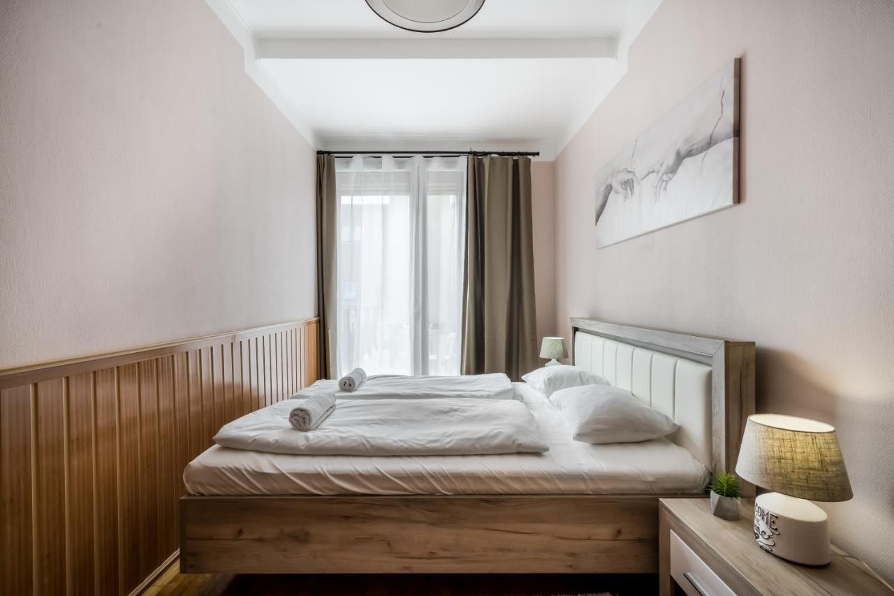 Lejlighed Bpr Timber Loft With Balcony Budapest