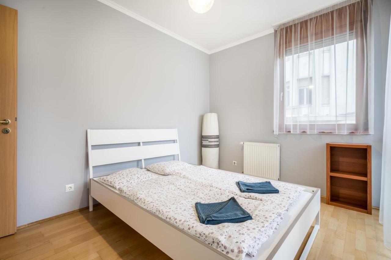 Downtown Karpat 9 Apartmán *