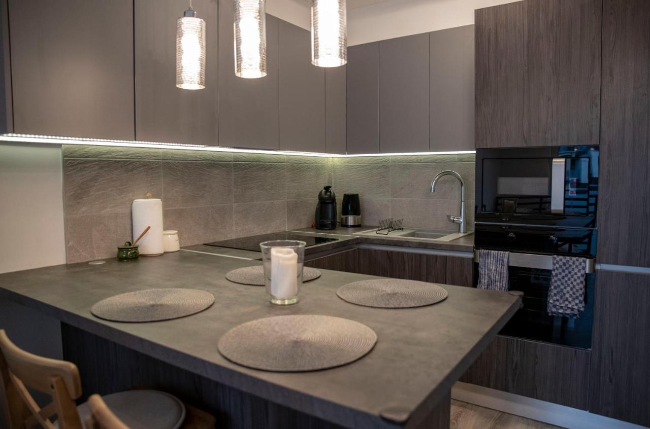 Sasadpark's New In The West Part Of Buda Apartamento *