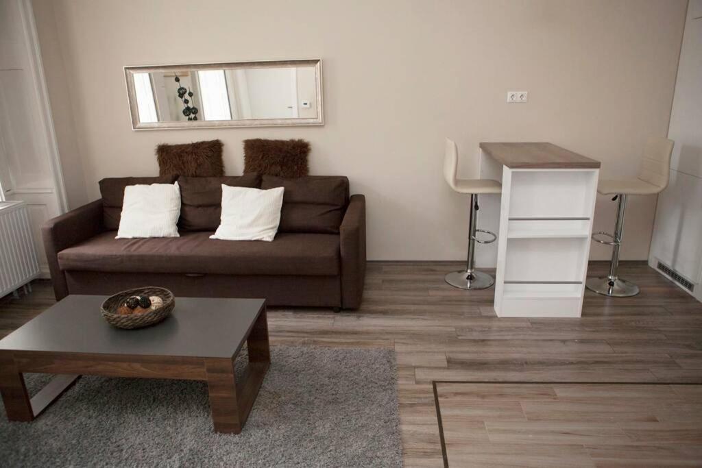Appartement Downtown Regiposta 15 *