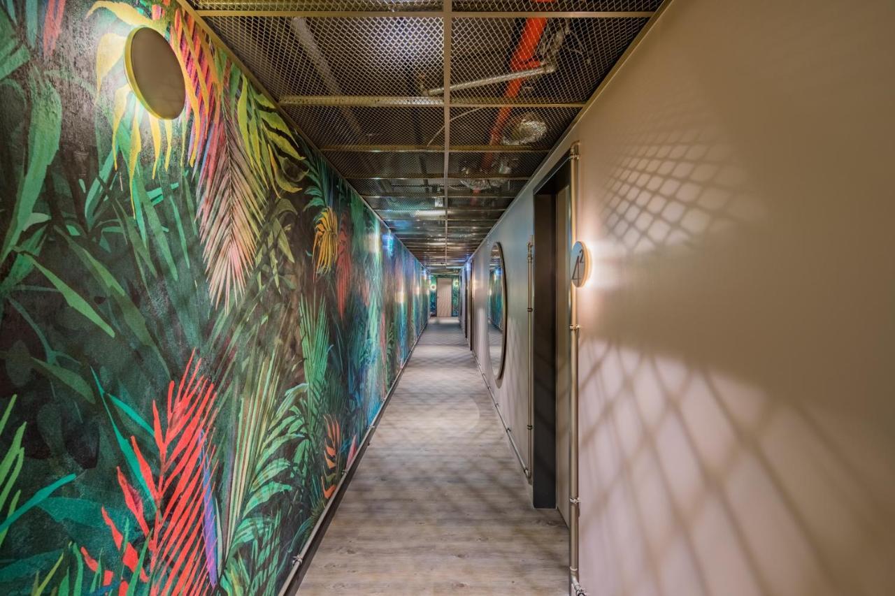 Cortile - Adults Only 4*