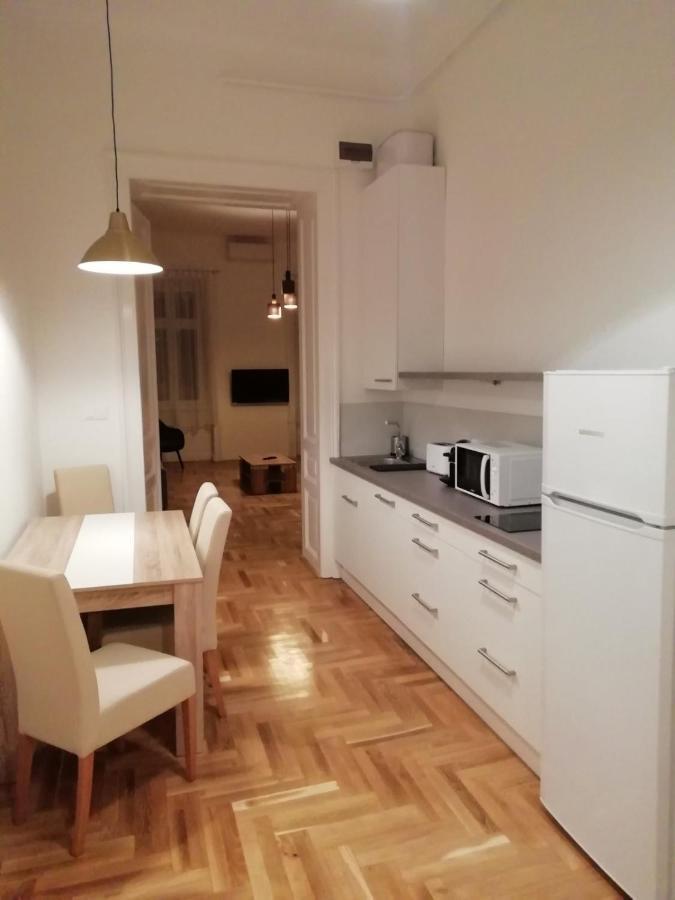 Apartamento Luxury New Cozy Flat At Dob Street Nearby Gozsdu Court *