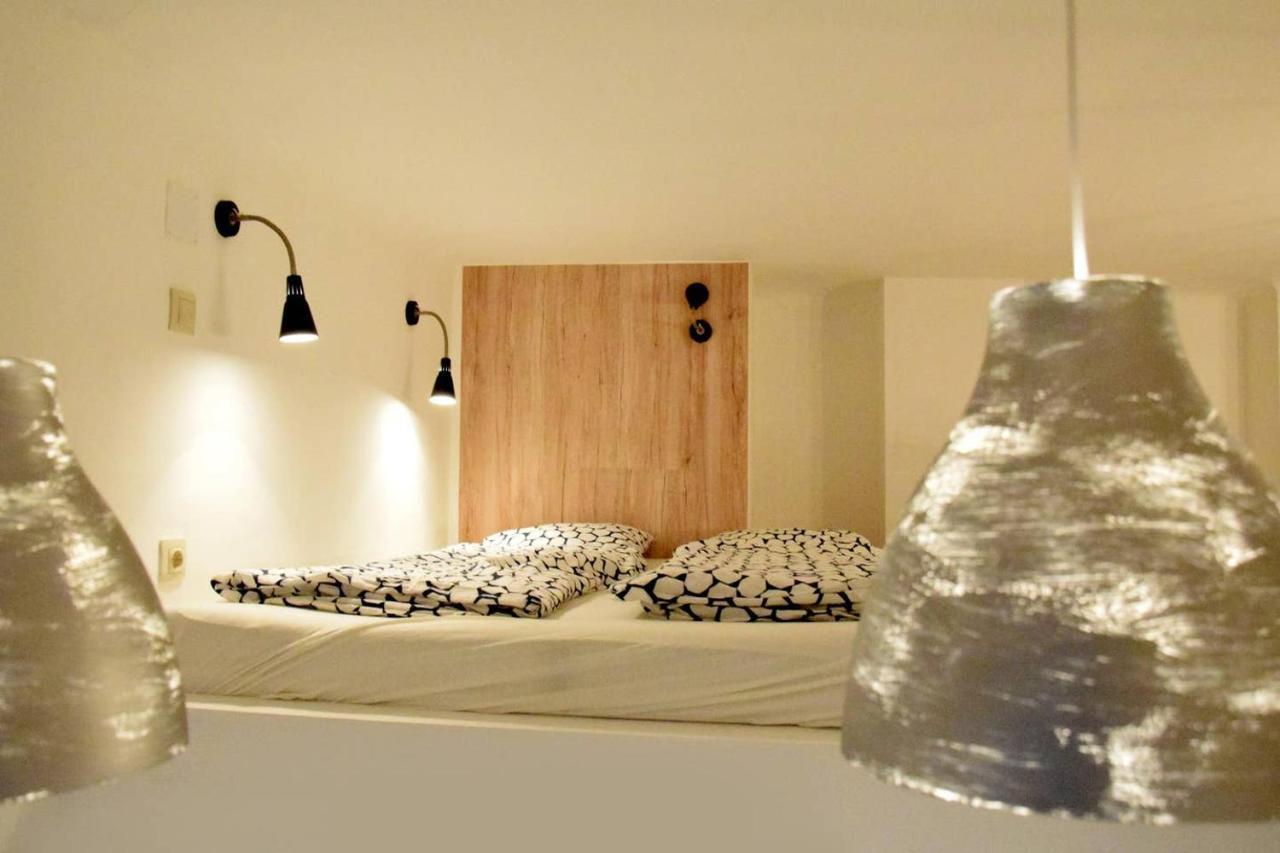 Bpr Rainbow Design Apartment Budapest