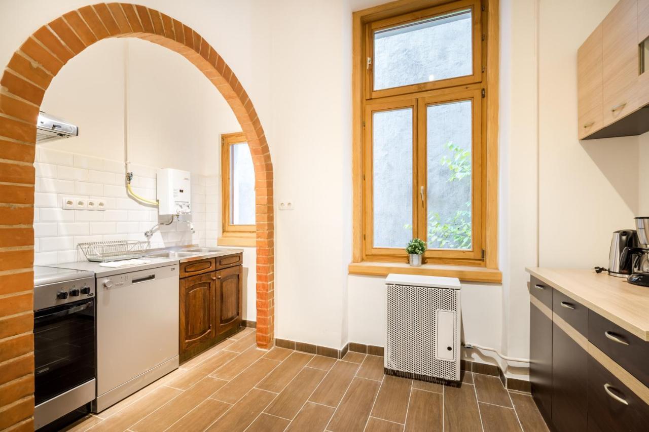 Bpr Toffee Design With A/c Lägenhet Budapest