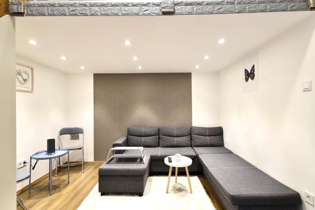 Cosy Flat In Király Str,queen *