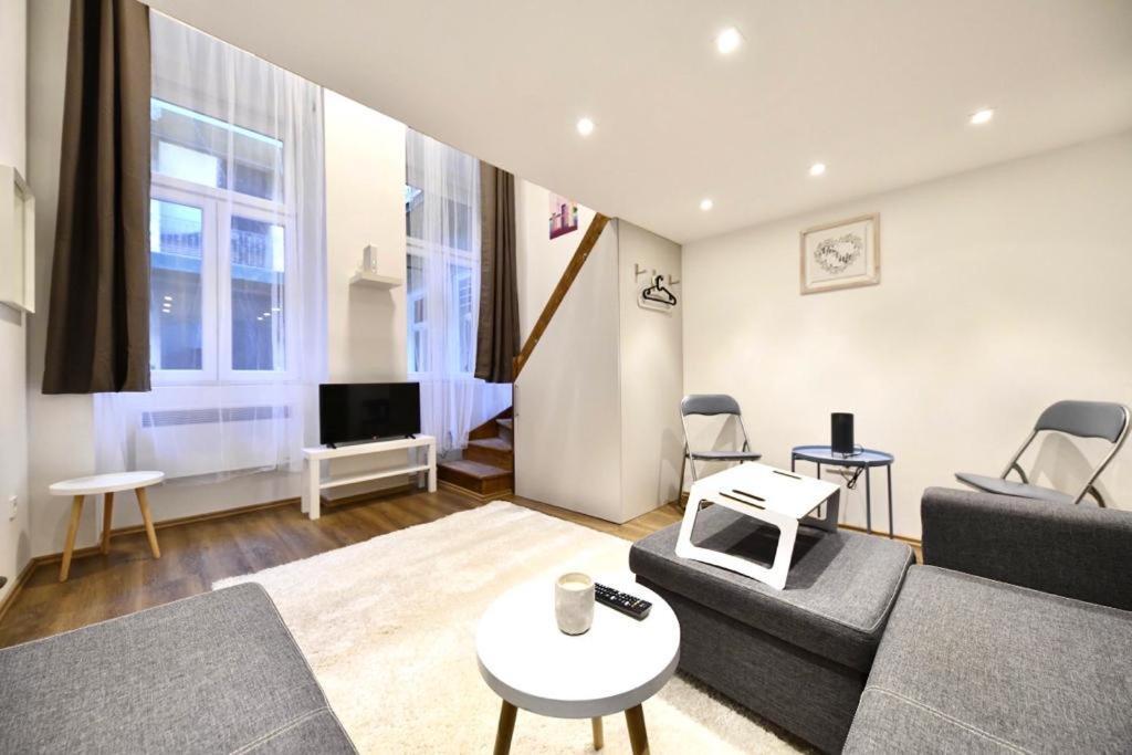 Cosy Flat In Király Str,queen * Budapest