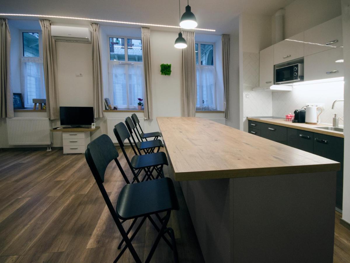 Pacman Apartment