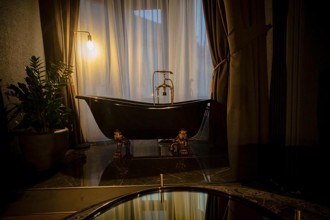 Noble Boutique - Adults Only 4*