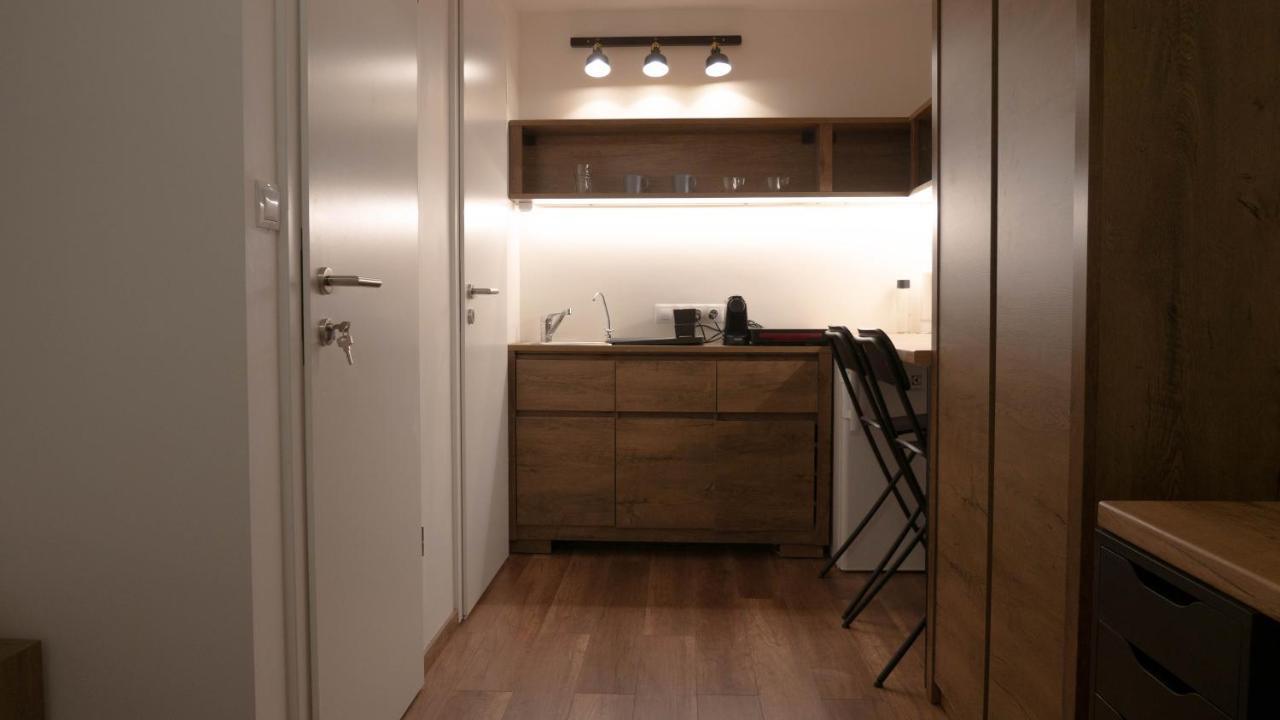 Apartment Bachelor *