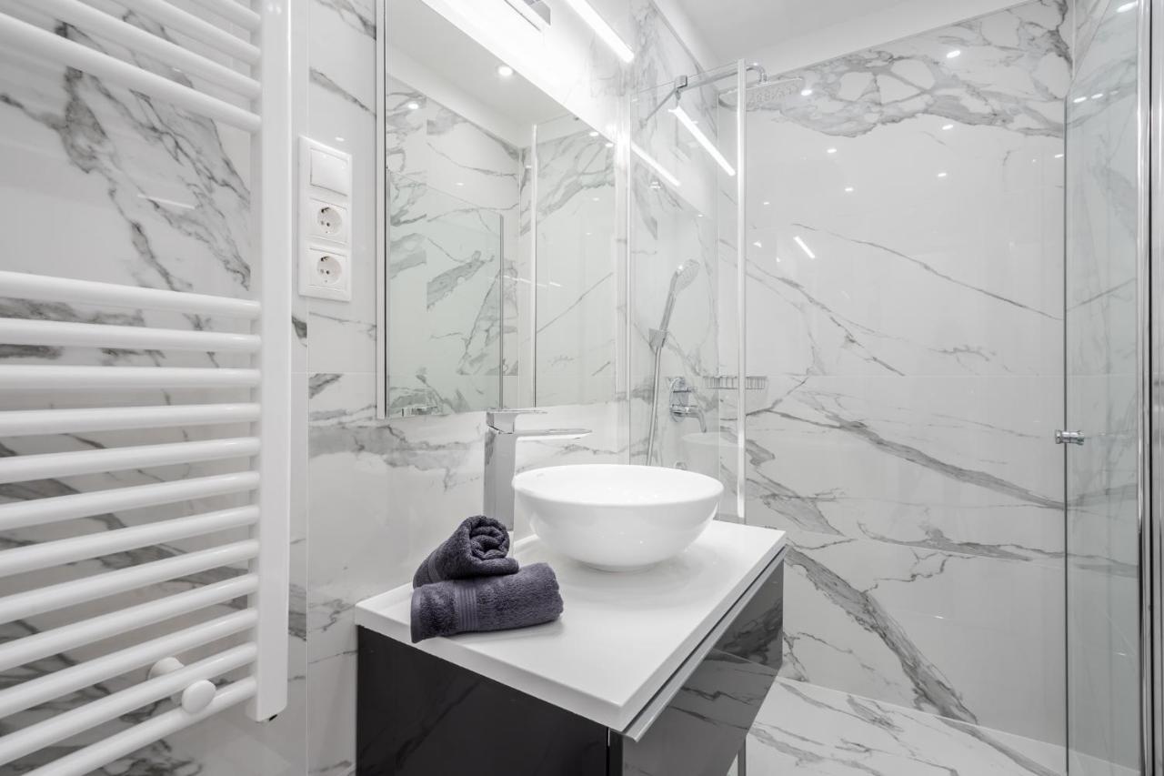 Kiraly 44 Luxury With Free Parking Apartment