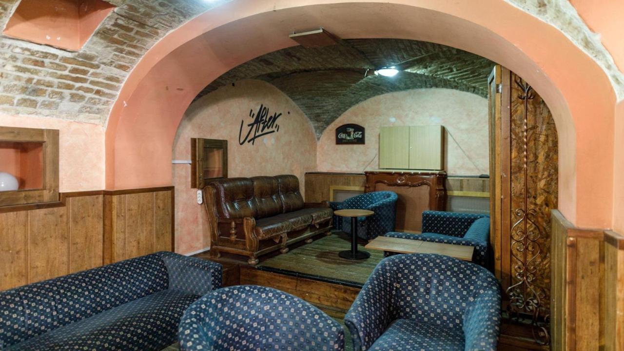 Hostal Mp *