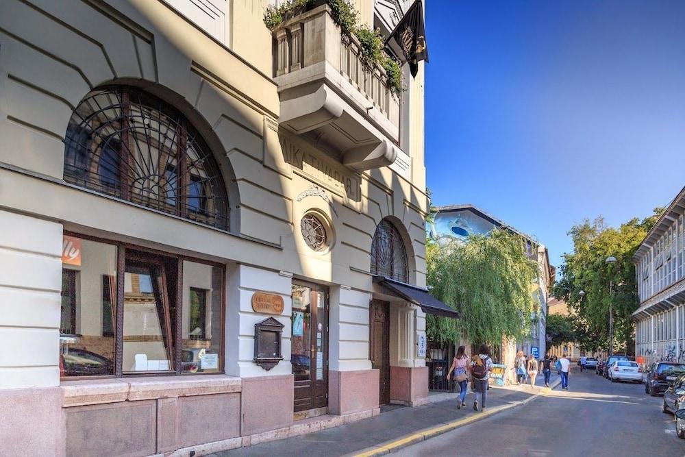 Mika Downtown Budapest