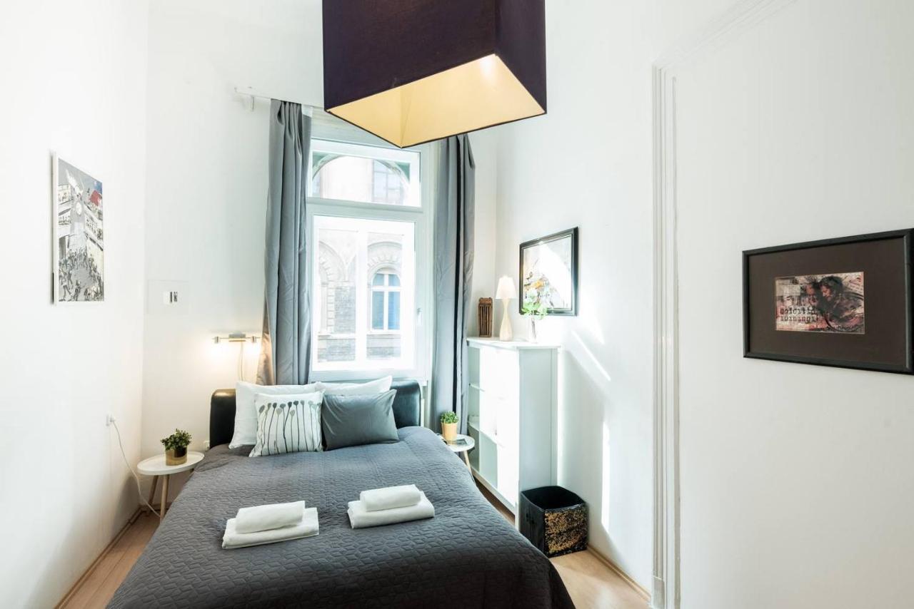 Cosy And Central With 4 Bedrooms And A/c Budapest