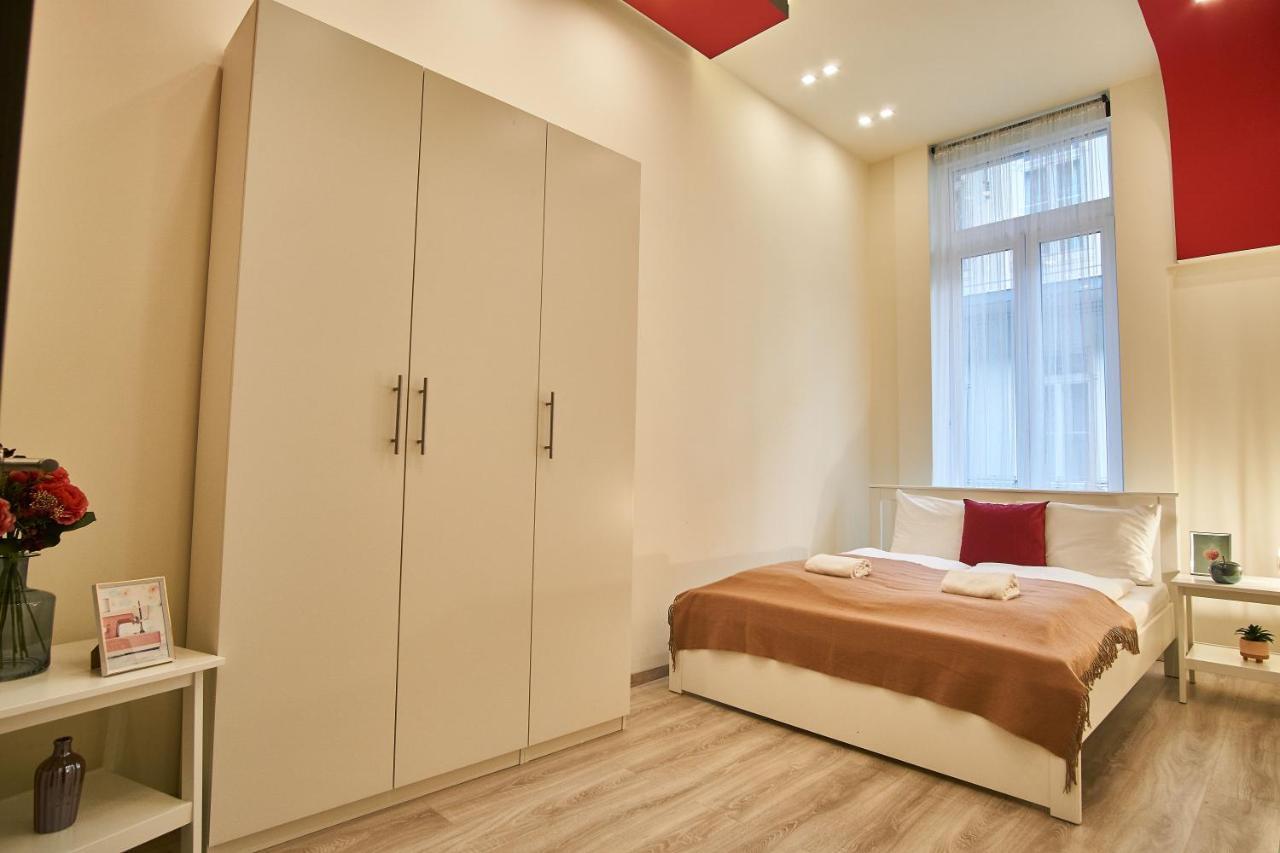 Apartment F4 Design Apartment- Budapest