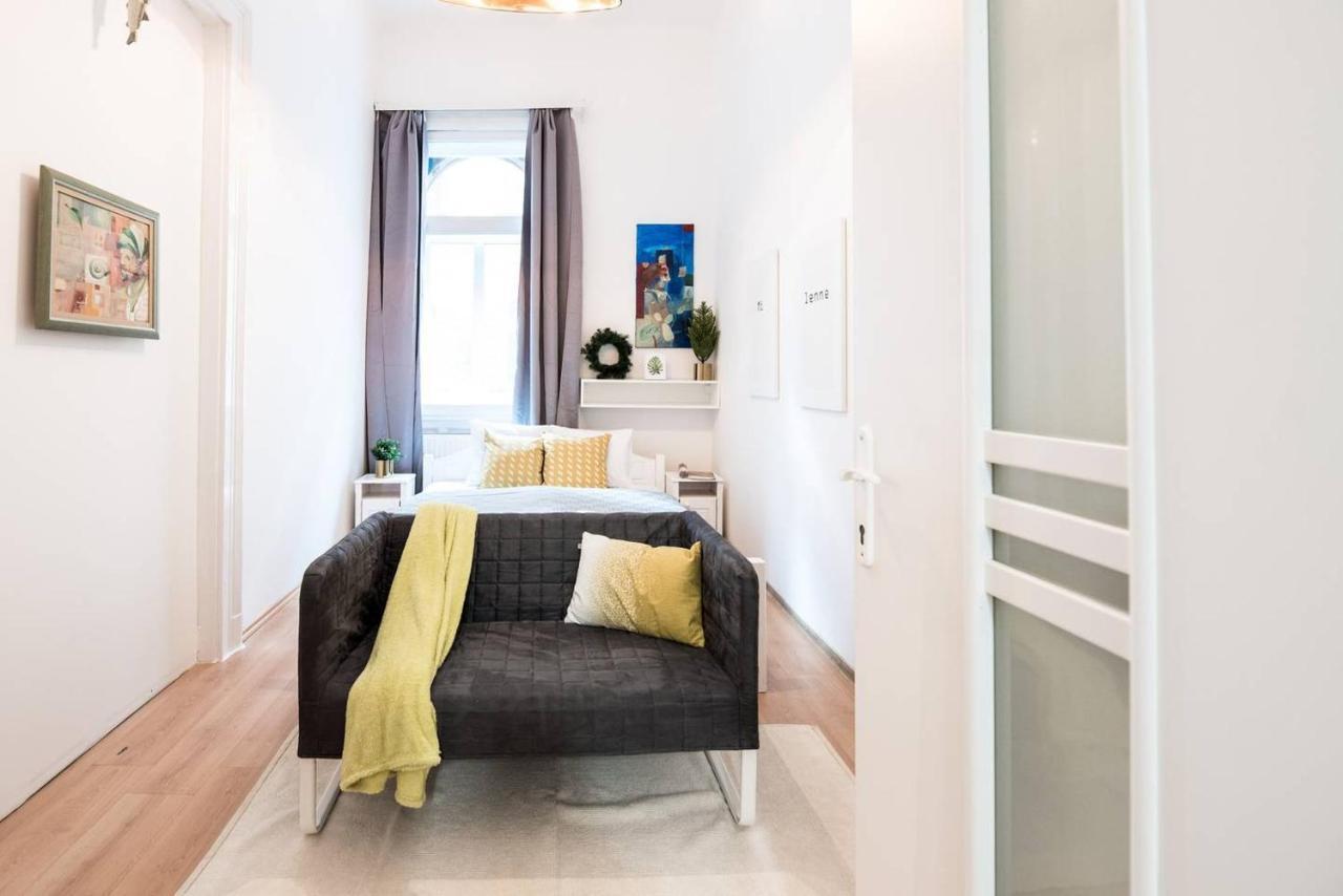 Cosy And Central With 4 Bedrooms And A/c Apartment Budapest