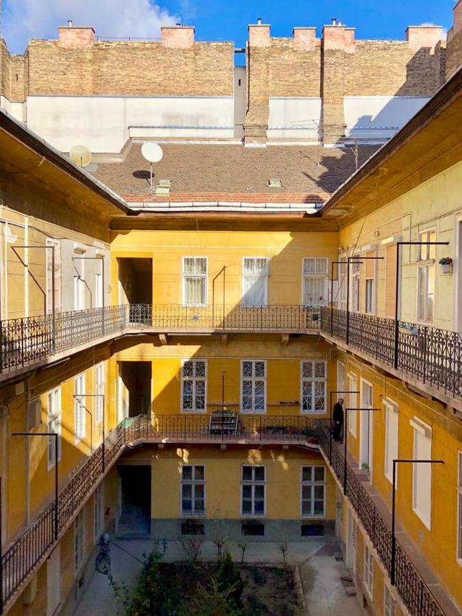 Cosy And Central With 4 Bedrooms And A/c Budapest