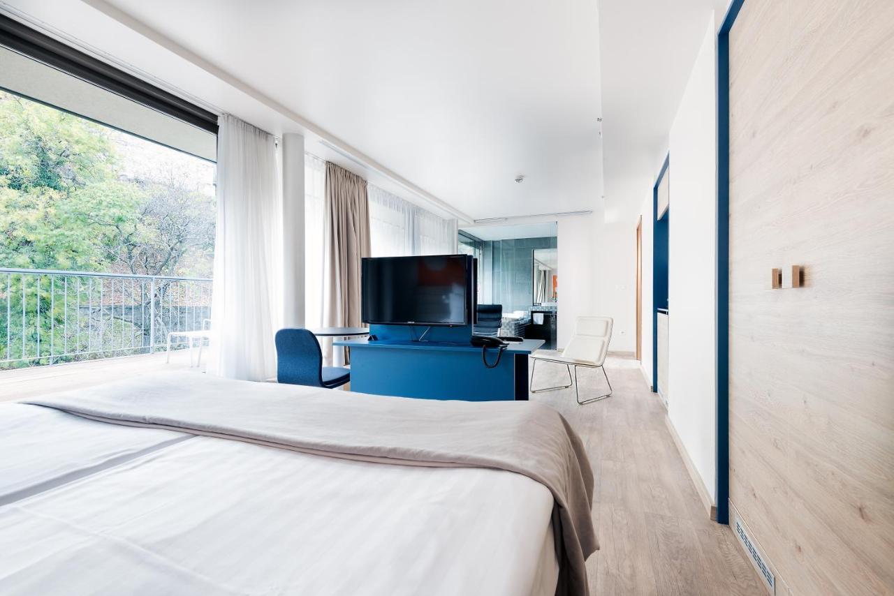Lanchid 19 Design Hotel 4*