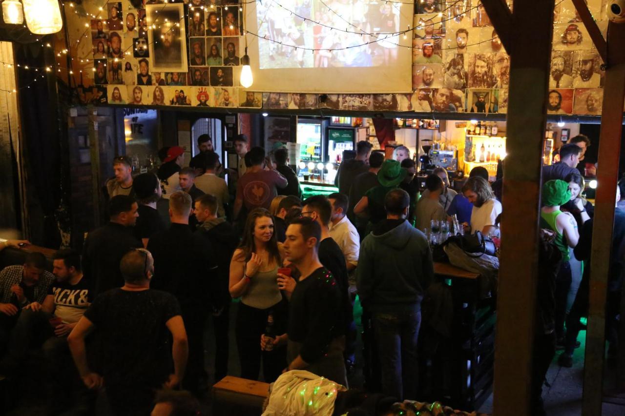 Retox Party Hostel